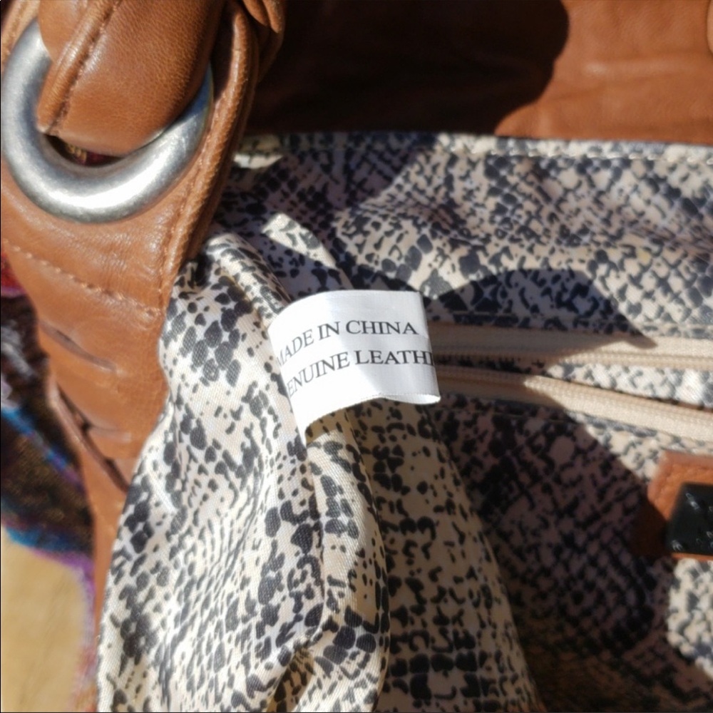 EUC Steve Madden distressed leather brown hobo - Picture 8 of 8